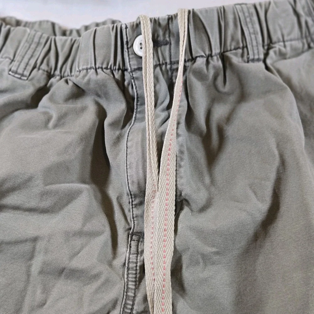 Tommy Bahama Mens XL Olive Green Cargo Shorts Elastic Waist Cotton Casual
